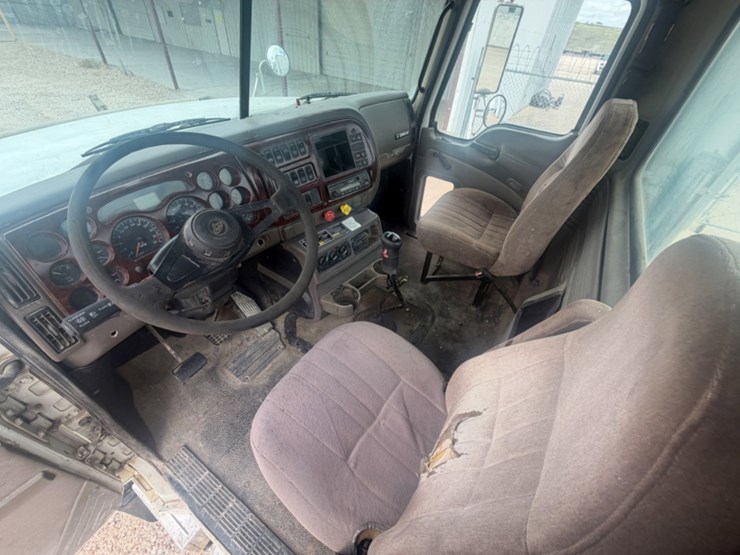 2004-mack-ch613-image-10