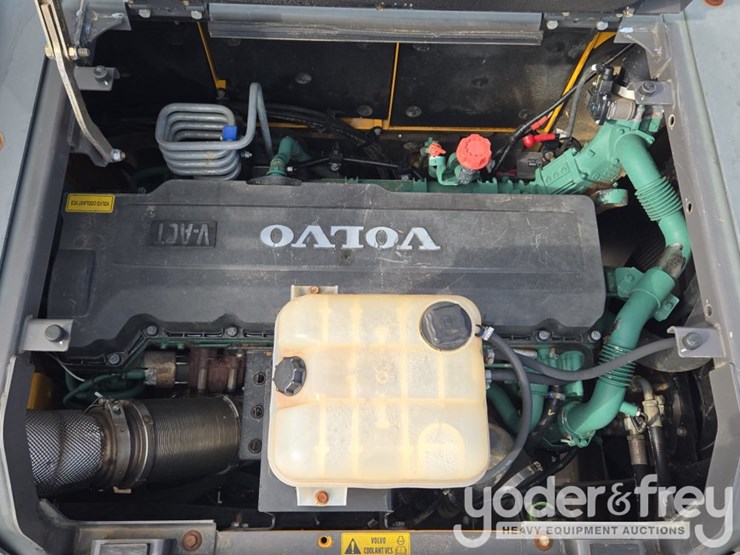 2016-volvo-ec350el-image-54