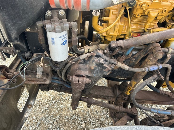 2001-caterpillar-c15-image-38