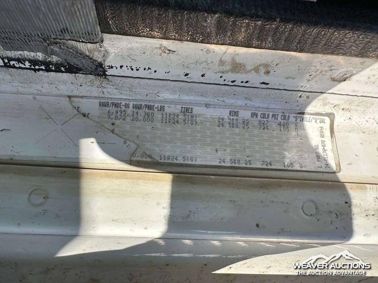 2012-freightliner-coronado-122-image-6