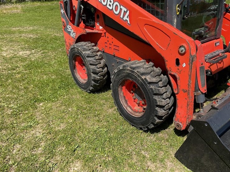 2016-kubota-ssv65-image-14