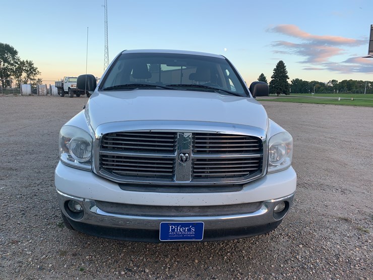 2008-dodge-1500-image-2