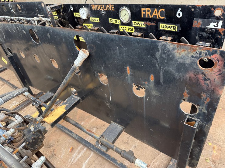lot-w/-(3)-remote-5k-wp-accumulator--wireline-frac-valve-consoles-image-7