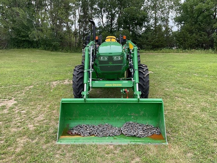 2025-john-deere-5075e-image-2
