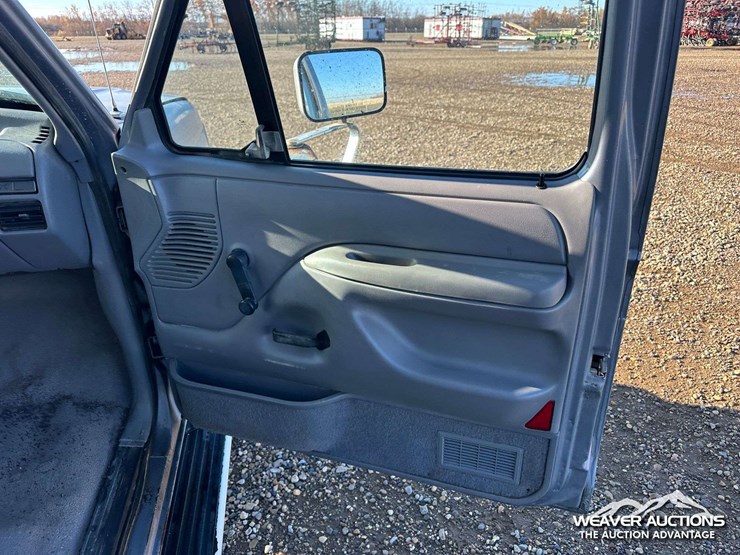 1995-ford-f350-image-27
