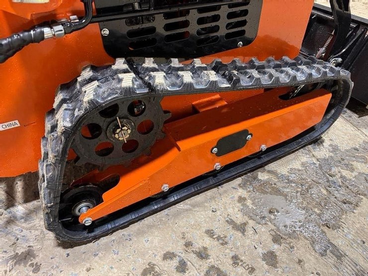 ft36c-walk-behind-skid-loader-image-12