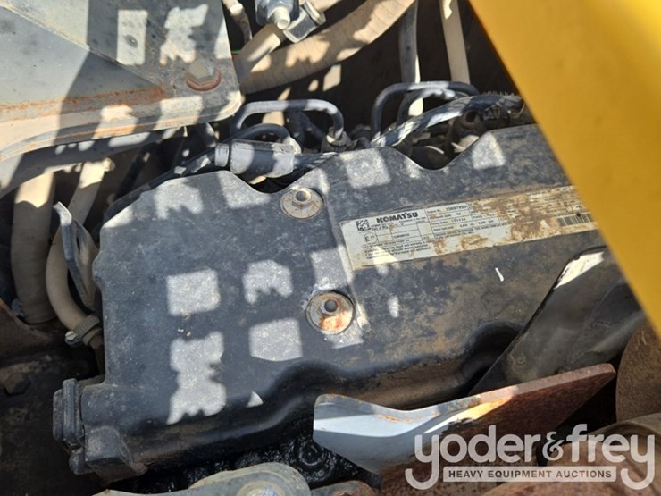 2015-komatsu-pc210-image-62