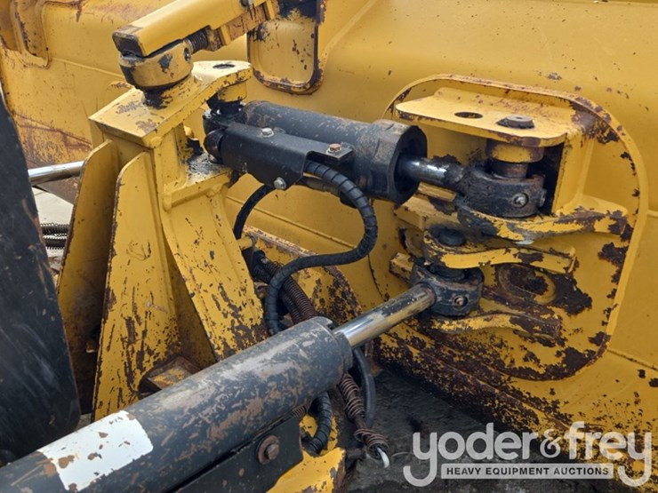 2014-caterpillar-d5k2-lgp-image-27