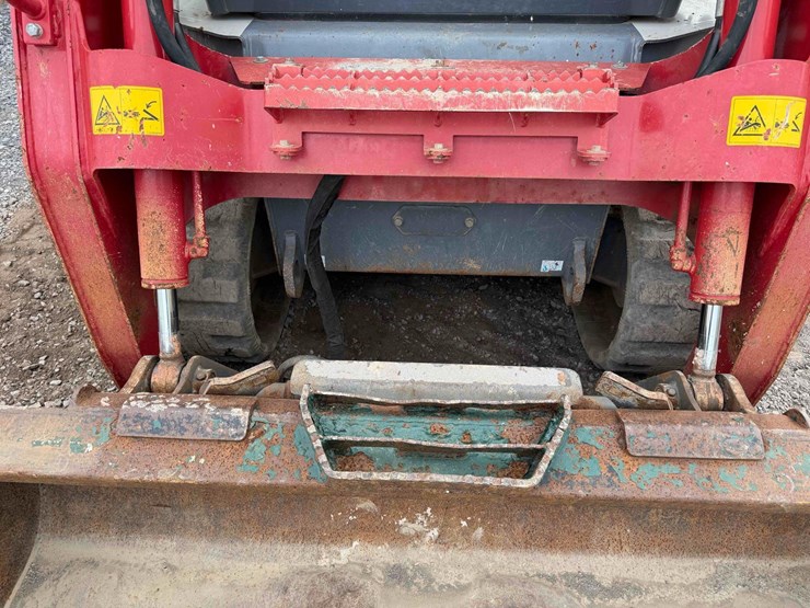 2022-takeuchi-tl8r2-image-9