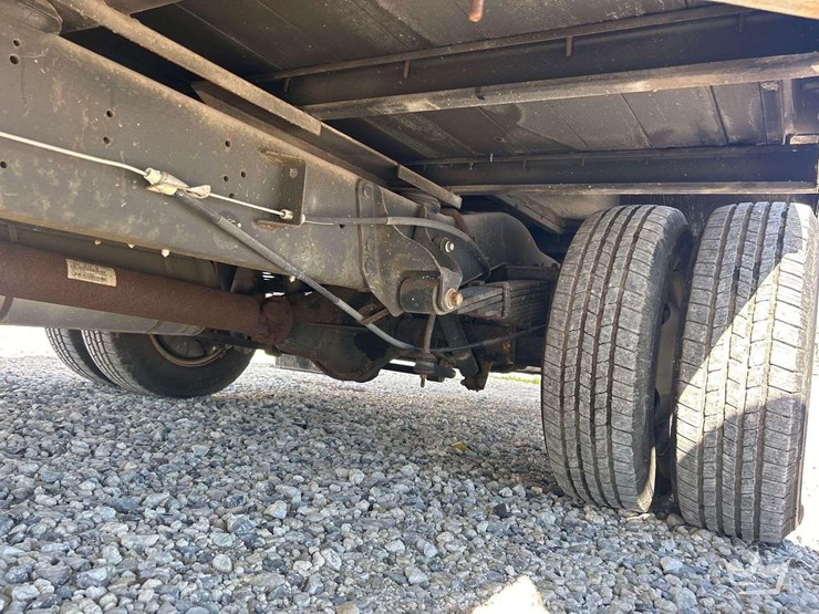 2016-ford-e-450-mobile-command-center-image-23