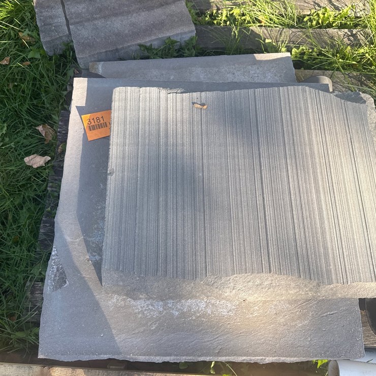 #3181 • Pallet of Decorative Pavers