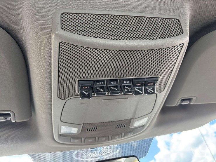 2017-ford-f-450-altec-at200a-30ft.-bucket-truck-image-16