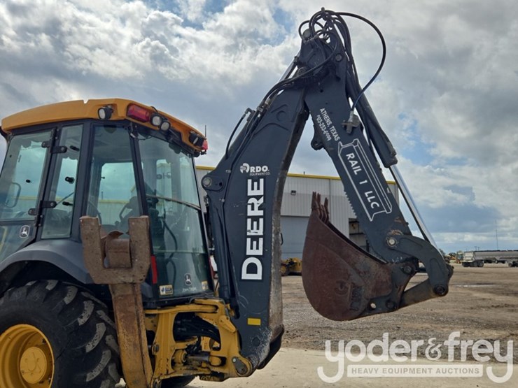 2020-deere-310sl-image-25