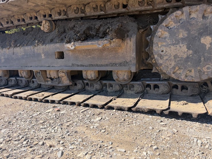 caterpillar-320e-image-12