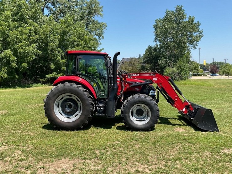 2020-case-ih-farmall-120c-image-4