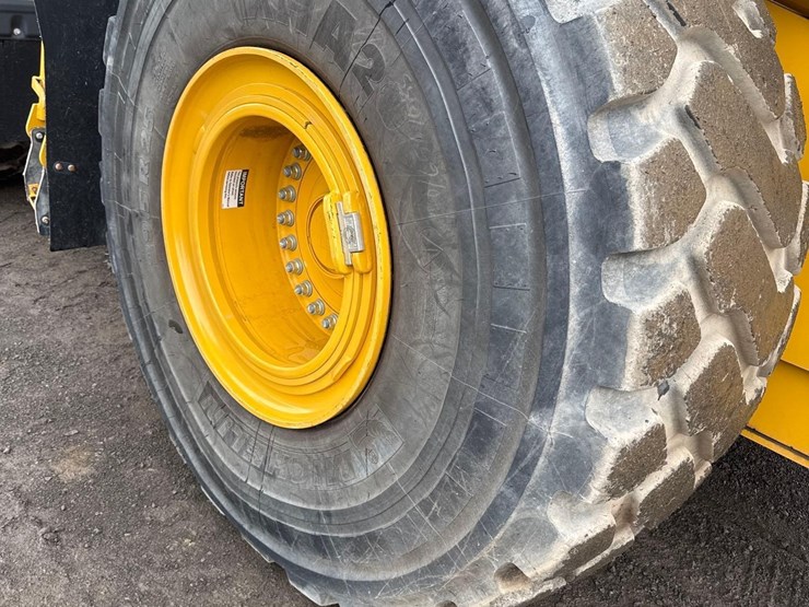 2024-deere-844-p-tier-image-30