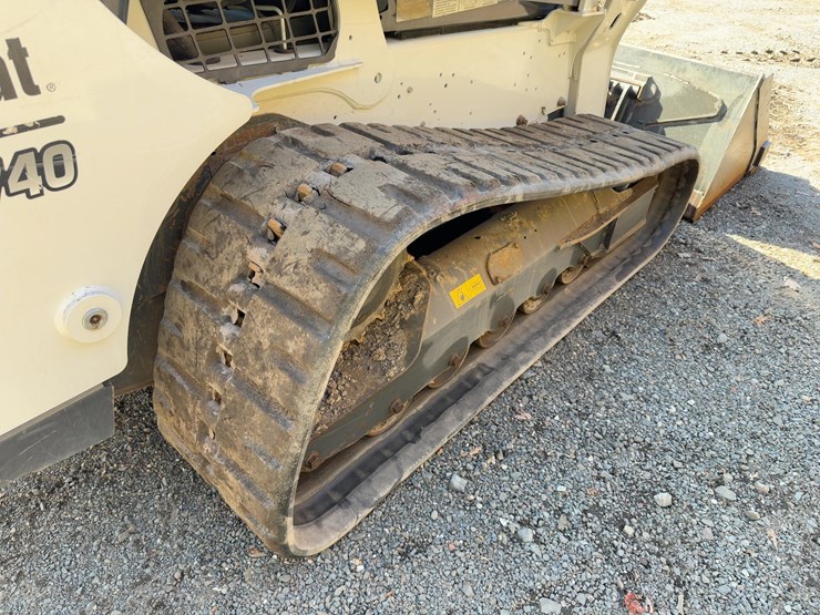 2023-bobcat-t740-image-14