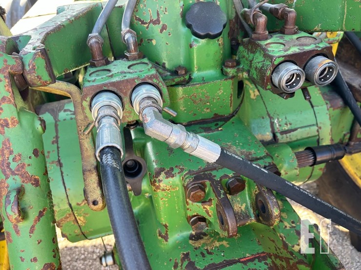 1977-john-deere-2840-image-10