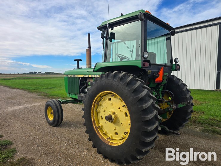1982-john-deere-4240-image-7