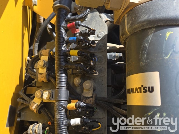 2023-komatsu-d61px-image-39