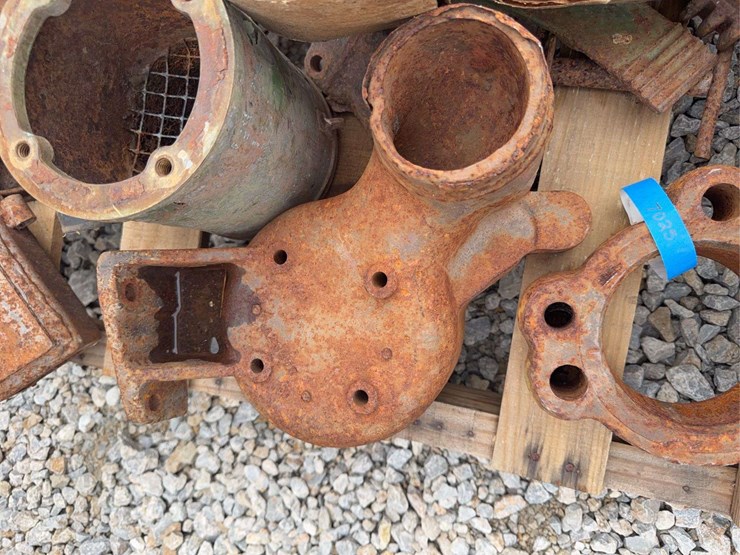 pallet-of-miscellaneous-parts.-image-4