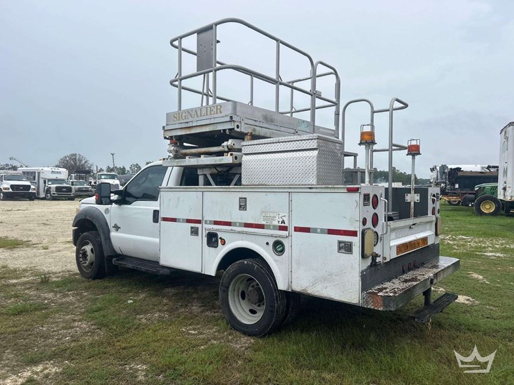 2012-ford-f-450-signalier-scissor-lift-truck-image-4