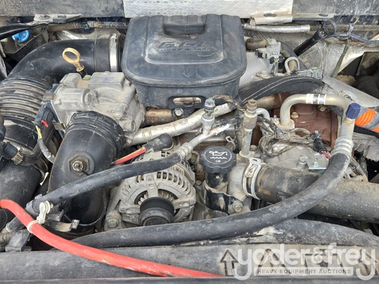 2015-chevrolet-silverado-2500-image-22