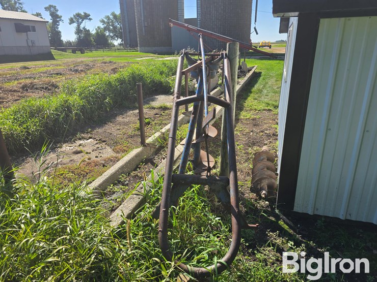 ford-3-pt-post-auger-image-2