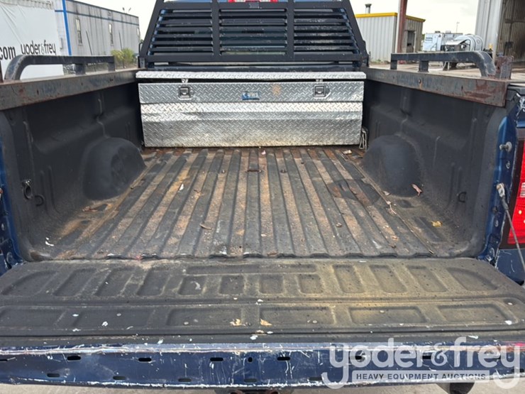 2015-chevrolet-silverado-2500-image-22