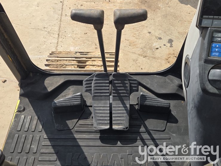 2015-komatsu-pc210-image-71