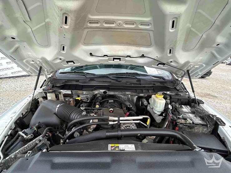2018-ram-5500-4x4-palfinger-stake-bed-gas-cylinder-delivery-truck-image-8