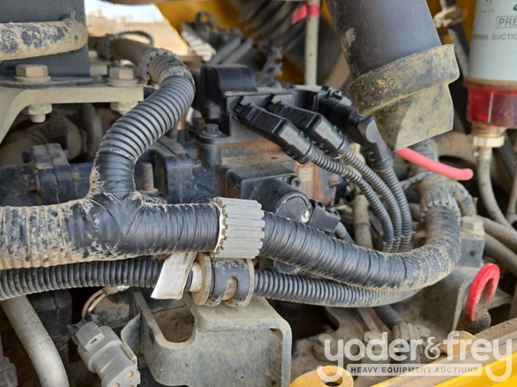 2023-komatsu-d61px-image-49