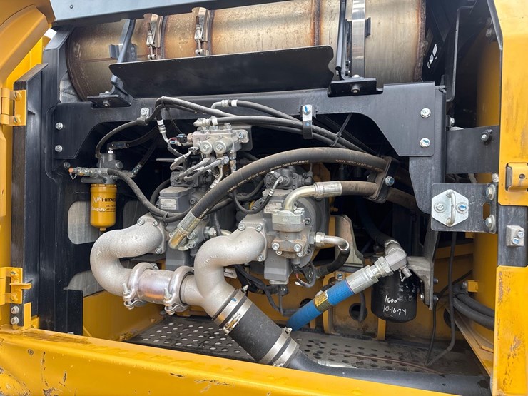 2024-john-deere-350-image-30