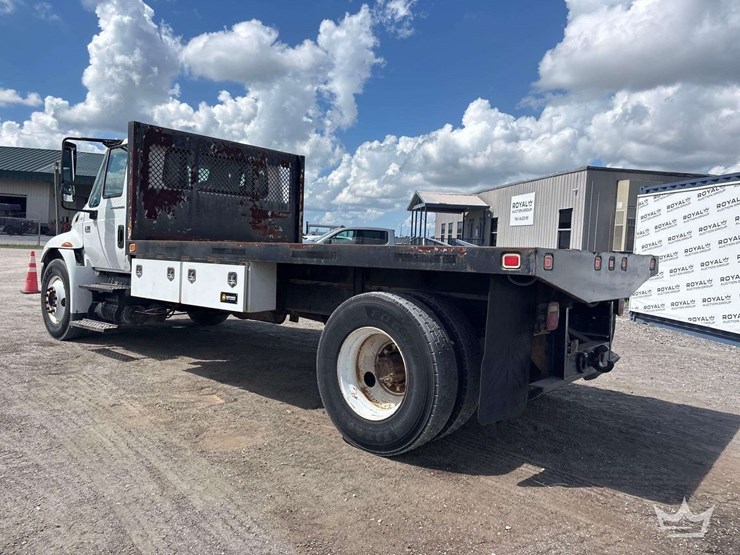 2005-international-4300-14ft.-knapheide-flatbed-truck-image-4
