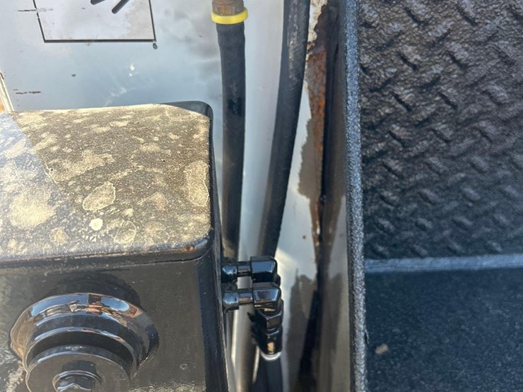 2018-kenworth-t300-image-18