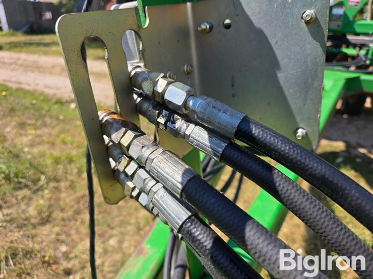 2005-john-deere-637-image-10
