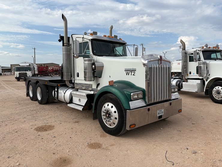 2007-kenworth-w900-image-3