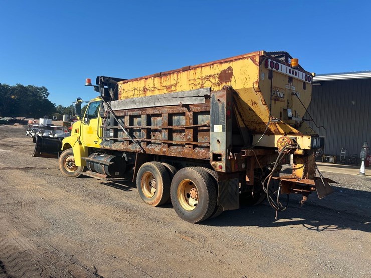 2004-sterling-l9500-image-4