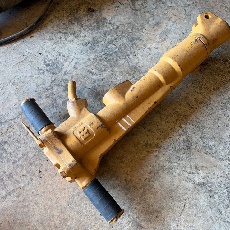 #111 • Pneumatic Paving Breaker