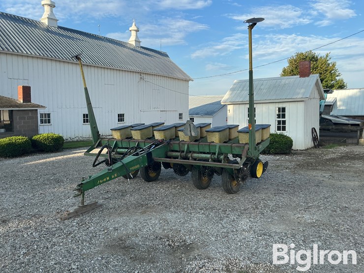 john-deere-7000-image-1