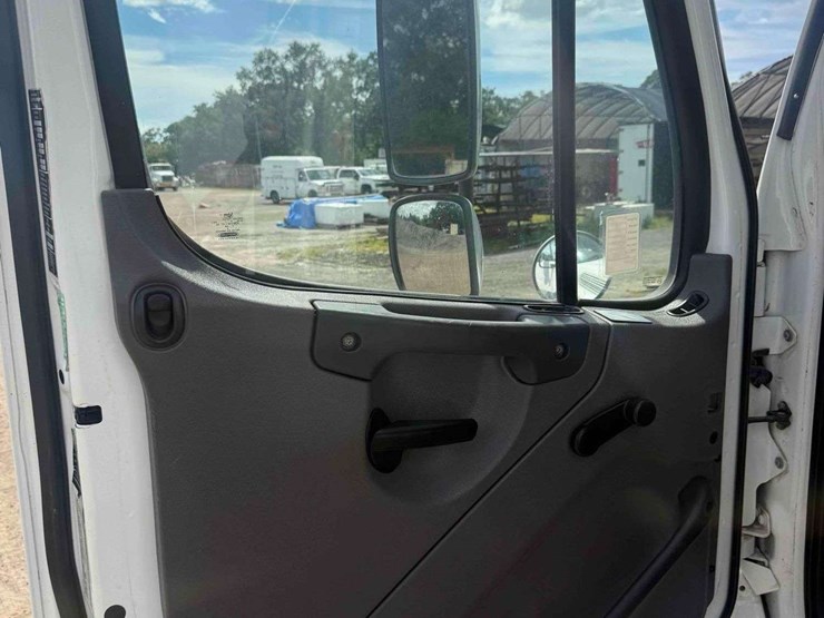 2018-freightliner-m2-elgin-broom-bear-4mh-street-sweeper-truck-image-24
