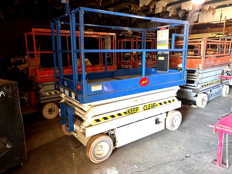 #151-•-skyjack-4620-electric-scissor-lift-image-4