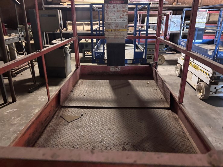 #146-•-skyjack-sjii-4620-electric-scissor-lift-image-5
