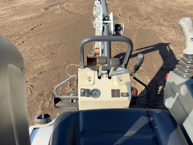 2023-bobcat-e10-image-22