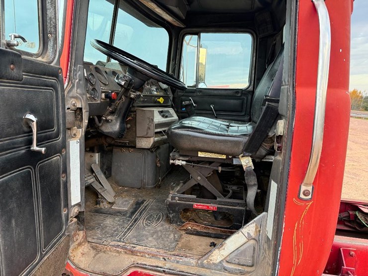 mack-dm690s-image-56