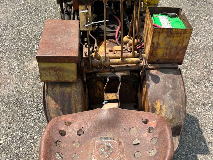 beetle-narrow-gage-trail-tractor-image-3