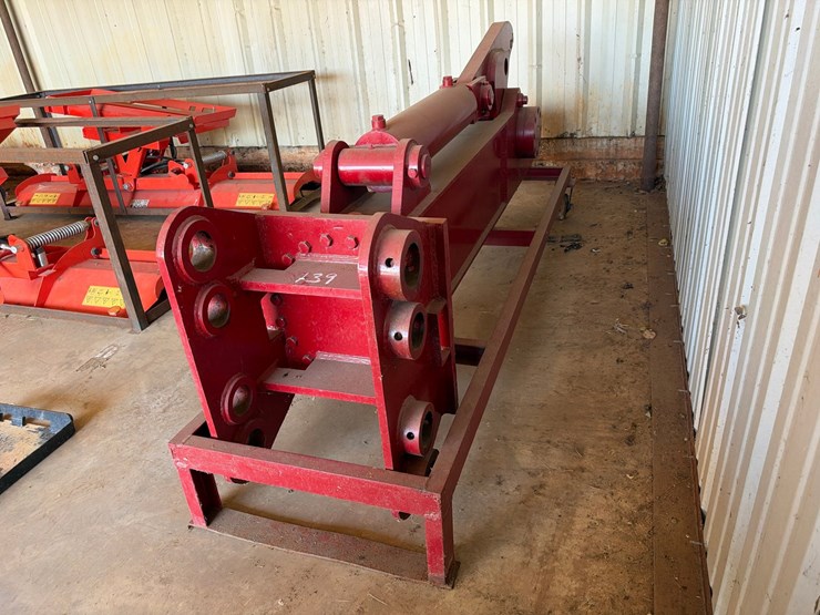#139-•-hydraulic-shear-excavator-attachment-with-rolling-stand-image-4