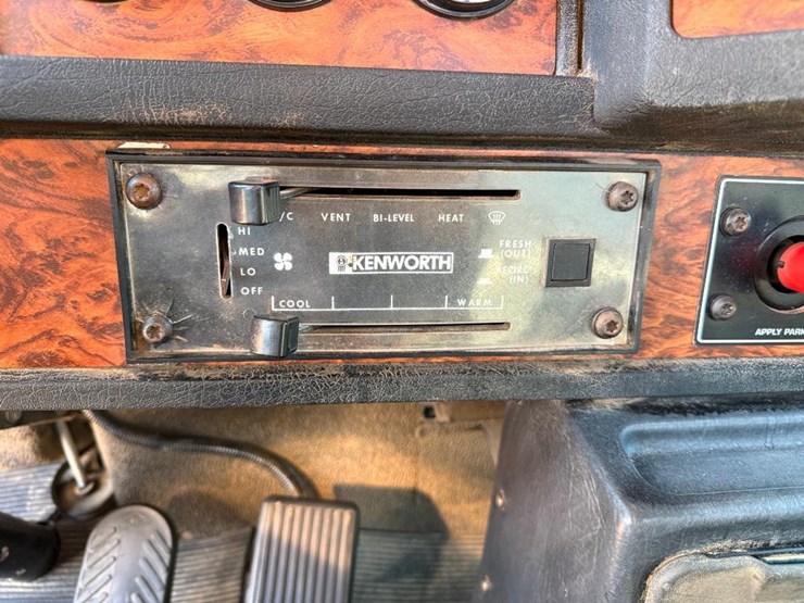 2000-kenworth-t800-image-63