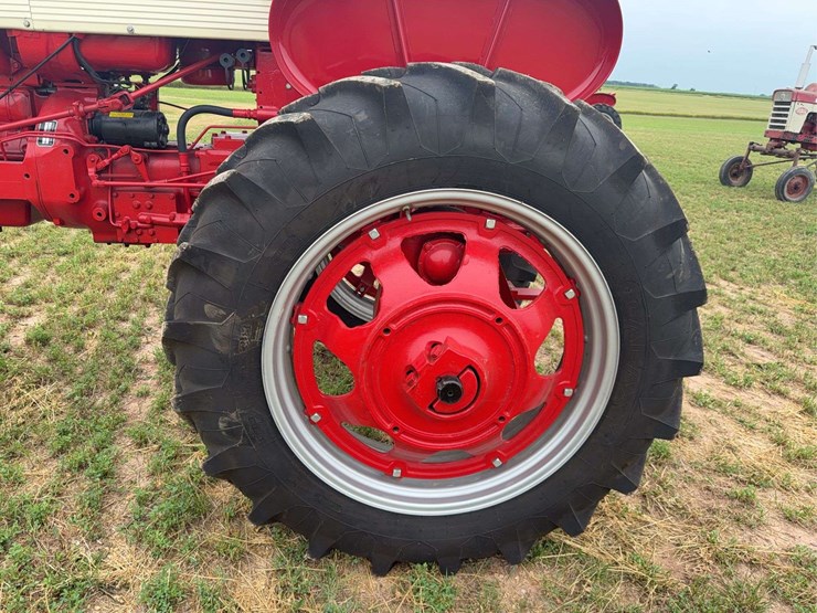 farmall-560-diesel-hi-clear-image-15
