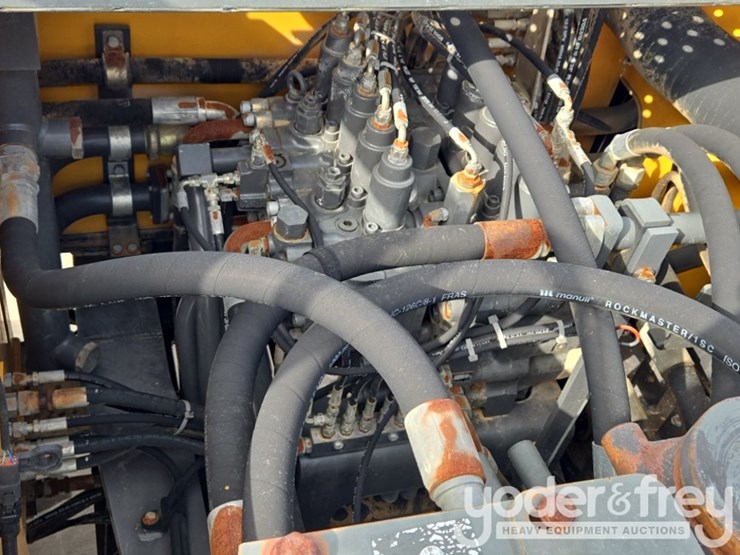2016-volvo-ec350el-image-48